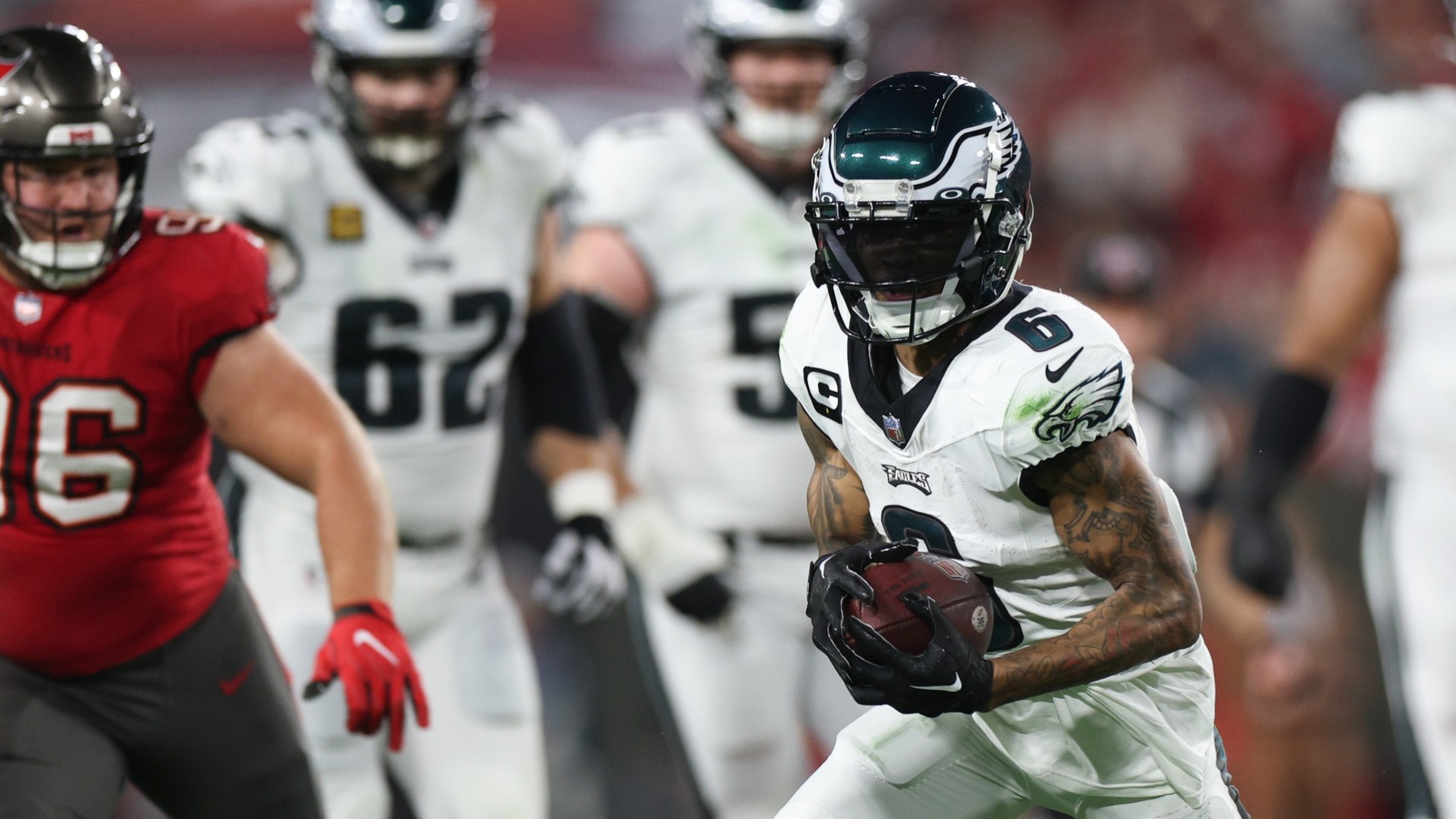 Wide Receivers to Target and Fade in Fantasy Football 2024